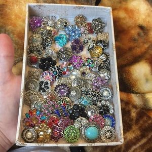 (Like gingersnaps) also fits the brand gingersnaps